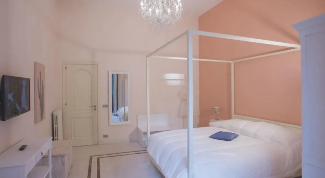 Suite Regina Elena by Wonderful Italy, Забронировать Апартаменты/квартира Апартаменты Неаполя, рядом с Accademia di Belle Arti di Napoli, Апартаменты/квартира
