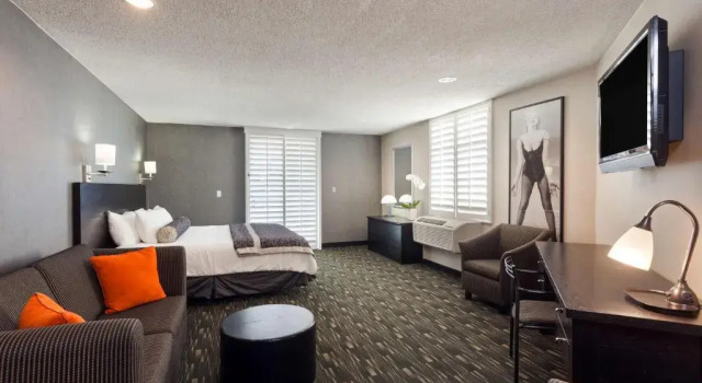 Двухместный номер Ramada Plaza by Wyndham West Hollywood Hotel & Suites