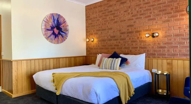 Люкс Deluxe Golden River Motor Inn