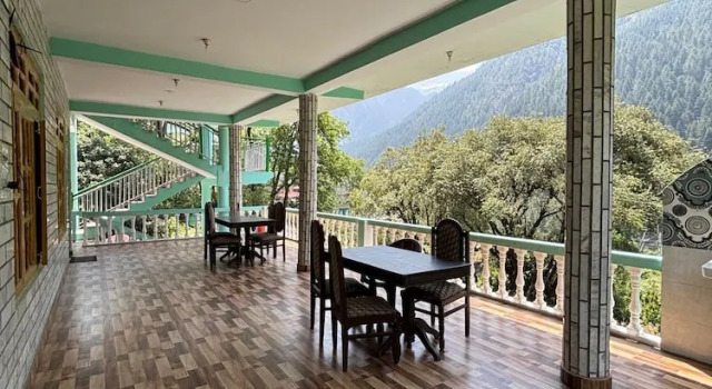 Fusion Guest House And Cafe