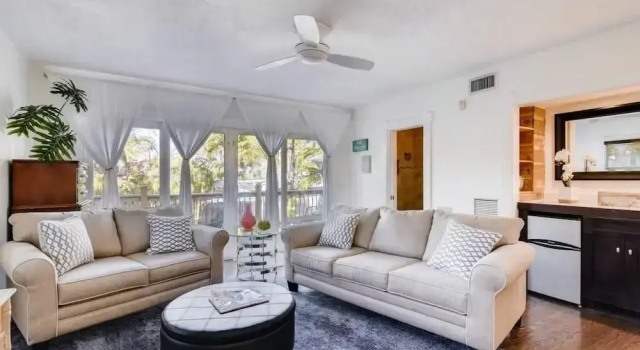 Коттедж The Periwinkle House 4bd 2ba Sleep 8