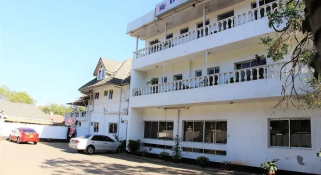 Dlux Hotel, Rezervovat Hotel Hotely v Nakuru s parkováním, Parkování