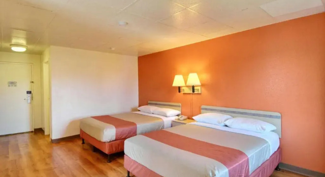 Четырёхместный номер Standard Motel 6-Nashua, NH