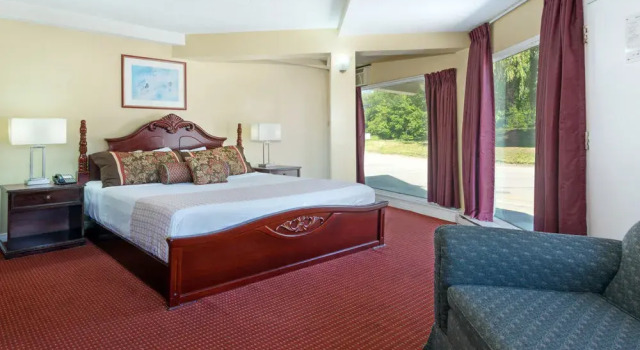 Knights Inn Barrie, Reserva ahora Hotel Barrie Condado de Simcoe