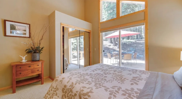 Коттедж Tahoe Donner Mountain Cabin: Surrounded by Forest!
