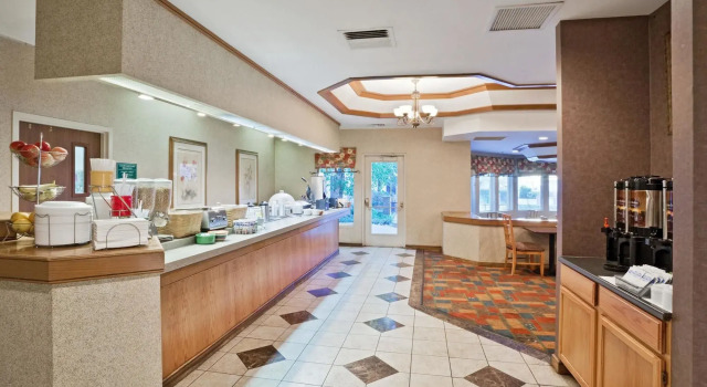 Eloquence, Rezervați Hotel Overland Park 