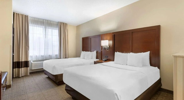 Четырёхместный люкс Comfort Suites Cedar Falls Industrial Park