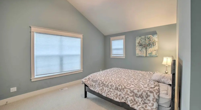Benton Harbor Townhome w/ Golf Course View!, Rezerwuj Apartament Benton Harbor Michigan
