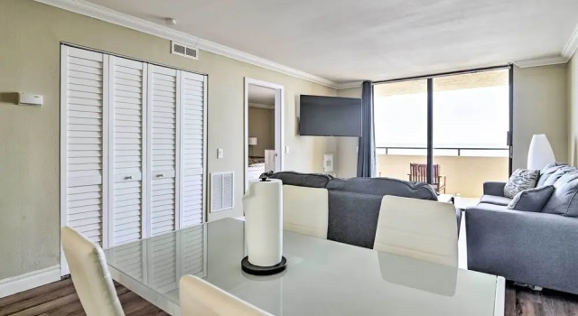 Waterfront Condo: Resort Pool, Tennis & Beach, Rezerwuj Ośrodek wypoczynkowy Hotele resortowe w Hudson, Ośrodek wypoczynkowy