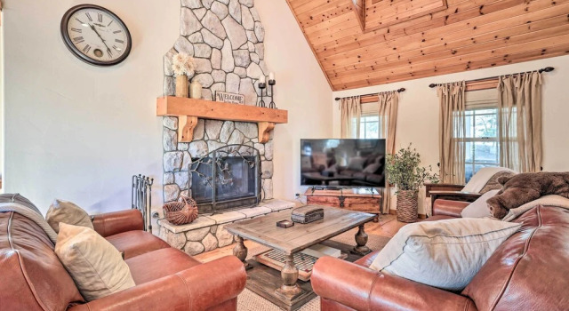 Spacious Lake Arrowhead Home w/ Putting Green