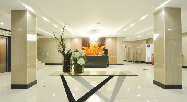 717 Cesar Place Hotel