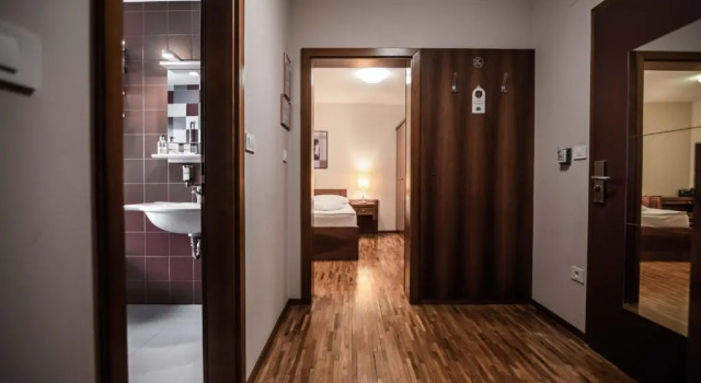 Четырёхместный номер Standard Hotel Dvor Jezersek Brnik