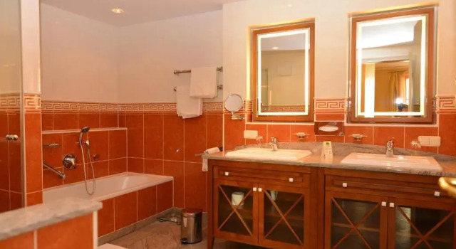 Полулюкс Altstadthotel Bräuwirt