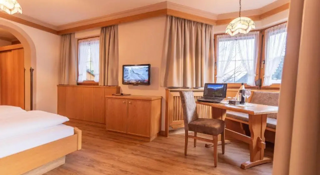 Двухместный номер Standard с балконом Hotel Garni Apart TINA