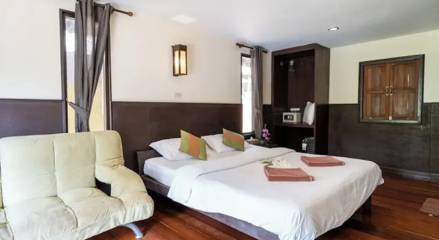 Семейное бунгало Deluxe с 2 комнатами с балконом Mook Lanta Eco Resort