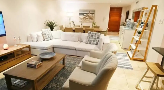 30 Degrees Beach Apartment Umdloti, Забронировать Апартаменты/квартира Апартаменты Пляжа Умдлоти, рядом с Пляж Umdloti Beach, Апартаменты/квартира