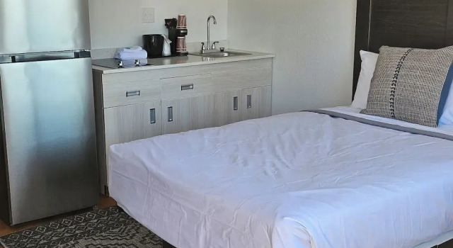 Varsity West, Buchen Sie Hotel Centralia 