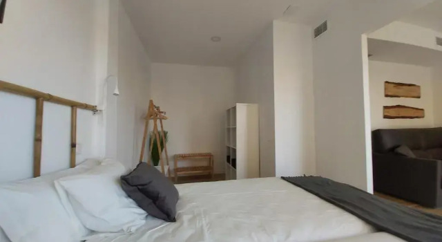 Acero y Piedra Apartamentos con jardín, Varaa Huoneisto Hotellit Madridin maakunta pysäköinnillä, Pysäköinti