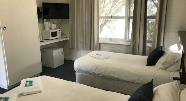 Walpole Hotel Motel