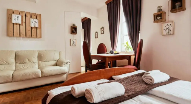 Люкс Rooms & Restaurant Ostarija