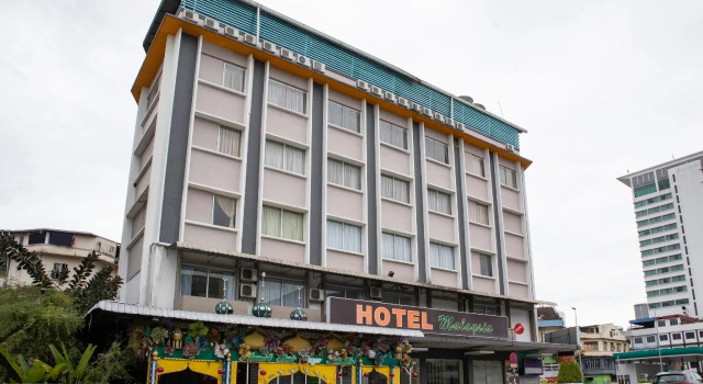 OYO 90251 Hotel Malaysia, Rezerwuj Hotel Hotele w Sarawak z parkingiem, Parking