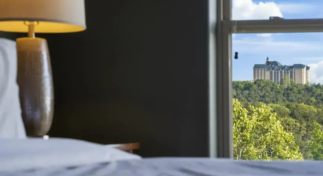 Majestic Sunset Duo: Stay for 14!, Забронировать Отель Бизнес-отели Table Rock Lake, 4* 5*