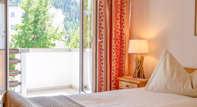 Chesa Derby 27, Book Hotel St. Moritz 