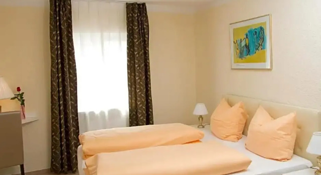 Hotel Albergo Mamma Rosa, Varaa Hotelli Hotellit Baijeri pysäköinnillä, Pysäköinti