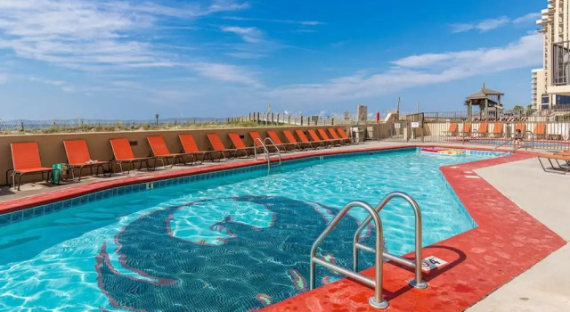 Коттедж Phoenix III 3031 3BR 2BA End Unit on 3rd Floor Beachfront