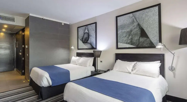 Четырёхместный номер Standard Wyndham Santiago Pettra