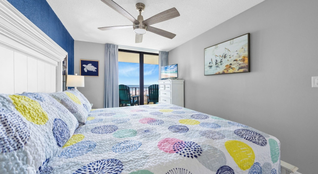 Номер Comfort с балконом Phoenix II Beachfront Condos