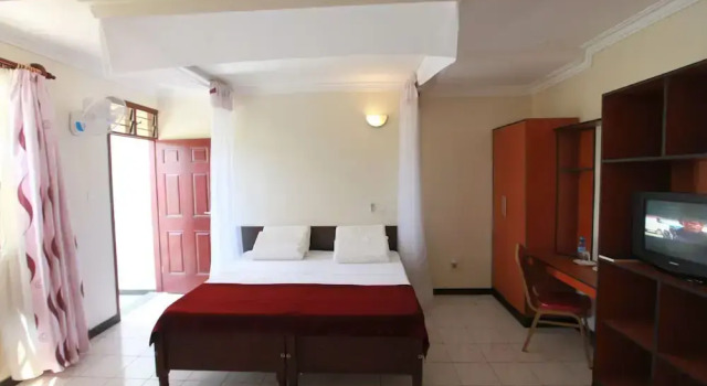 Номер Deluxe с балконом Coastgate Hotel