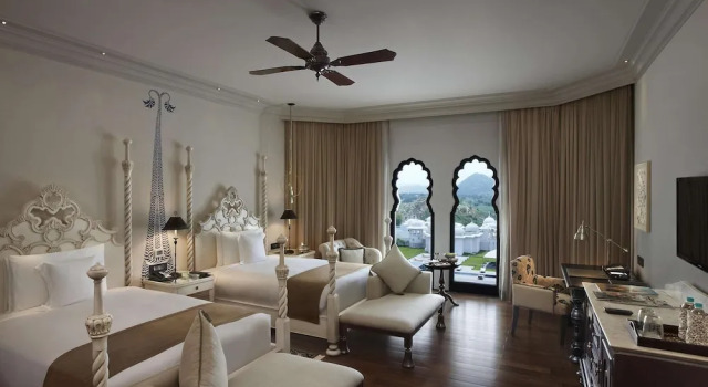 Четырёхместный номер Standard Fairmont Jaipur