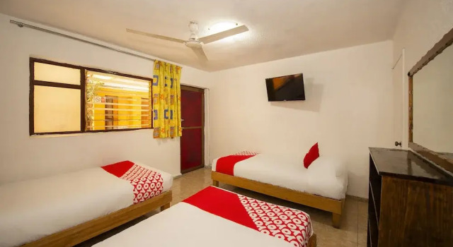 Трёхместный номер Standard Hotel El Meson De La Luna
