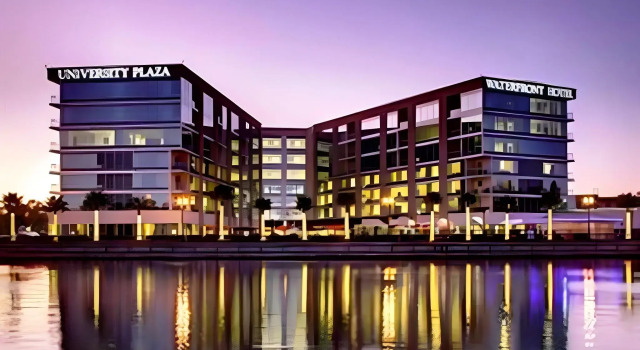 University Plaza Waterfront Hotel