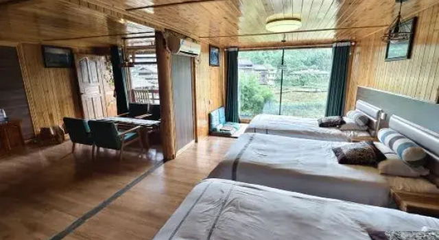 Трёхместный номер Standard с балконом Dong Village Hotel