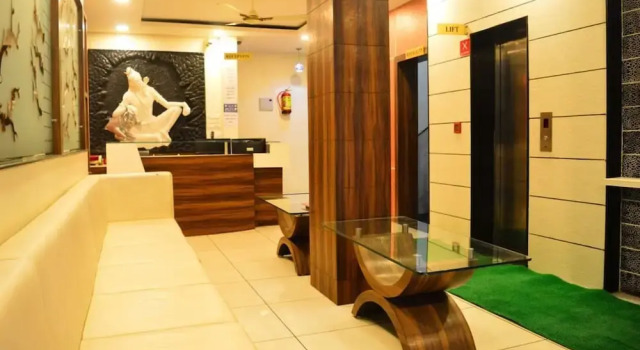 OYO 4116 Hotel Satyug, Забронировать Отель Отели штата Махараштры 3 звезды, 3*