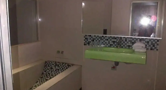 Suite 2 Schlafzimmer Space Hotel by Papaho