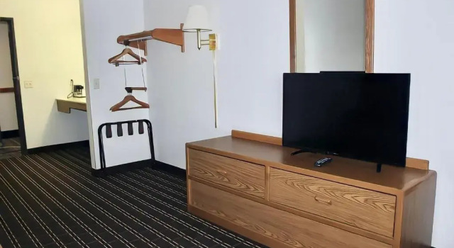 Люкс Deluxe AmeriVu Inn And Suites