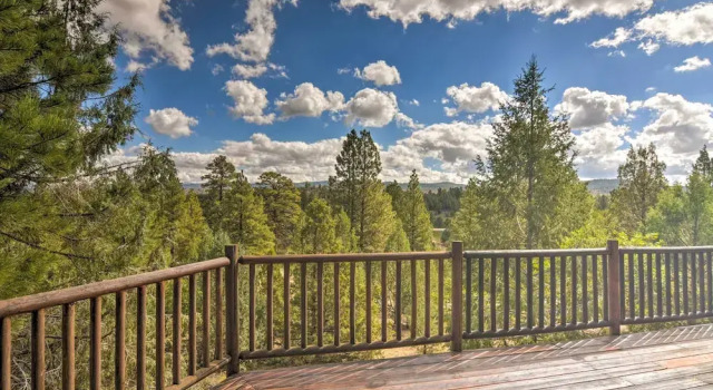 Коттедж Gorgeous Alton Cabin w/ Deck + Mountain Views