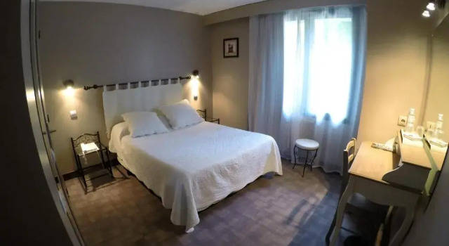 Logis hotel Noemys Gradignan, 预订 酒店 格拉迪尼昂 格拉夫