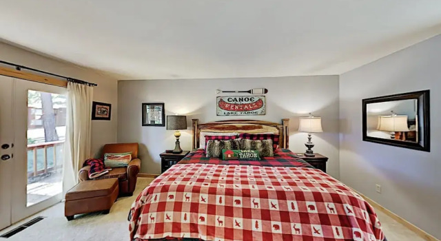 New Listing! Large Near Lake Tahoe & Beach 5 Bedroom Home
