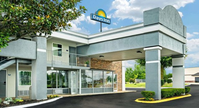 Days Inn Clarksville, Rezerwuj Hotel Hotele w Clarksville z basenem, Basen