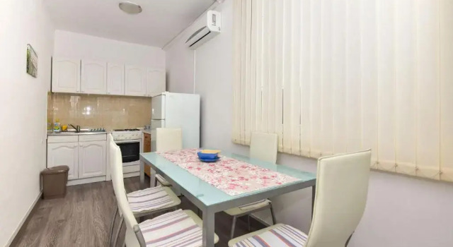 Apartment Pet - 300 m from beach, Забронировать Апартаменты/квартира Апартаменты Макарска, рядом с Набережная Рива (Макарска), Апартаменты/квартира