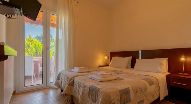Villa Leo Dassia Corfu, Забронировать Вилла Отели периферии Ионических островов с бассейном, Бассейн