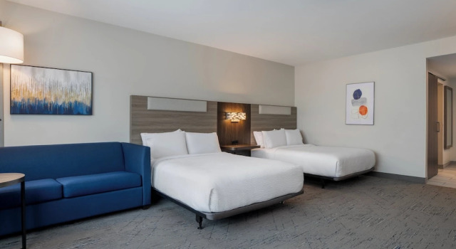 Четырёхместный номер Standard Holiday Inn Express & Suites Linden - Newark South by IHG