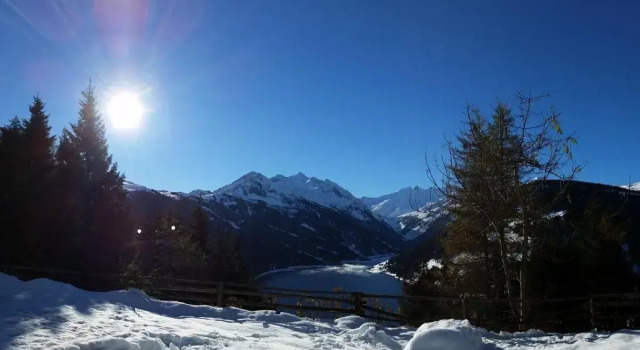 Трёхместный номер Standard с балконом alpenrose hotel-garni