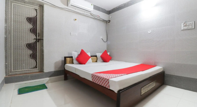 OYO 44637 Upasana Guest House