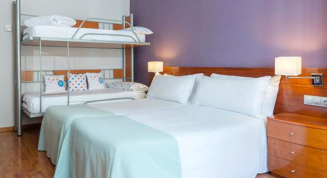Номер Семейный Hotel Madrid Centro, Affiliated by Meliá