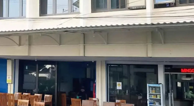 SAS Guest House Mitra RedDoorz At Darmo Park 2 Surabaya, Buchen Sie Pension Hotels im Zentrum von Dukuhpakis, hotels im Zentrum von Dukuhpakis